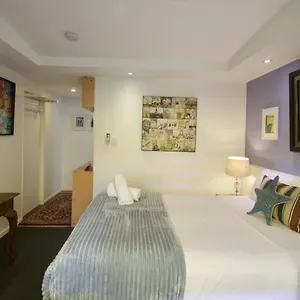 Resort Hideaway Noosa Men Only, Peregian Beach